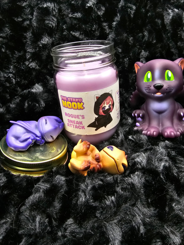Rogue's Sneak Attack: 10 oz D&D Soy Candle - The Otaku Nook