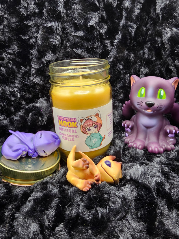 Critical (Cinnamon!) Roll: 10 oz D&D Soy Candle - Spicy Delight