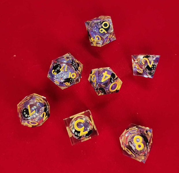 Mizuki's Hoard Mischievous Kitty Liquid Core Polyhedral Dice Set