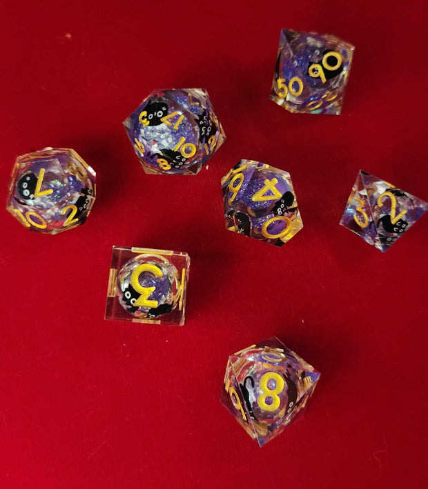 Mizuki's Hoard Mischievous Kitty Liquid Core Polyhedral Dice Set