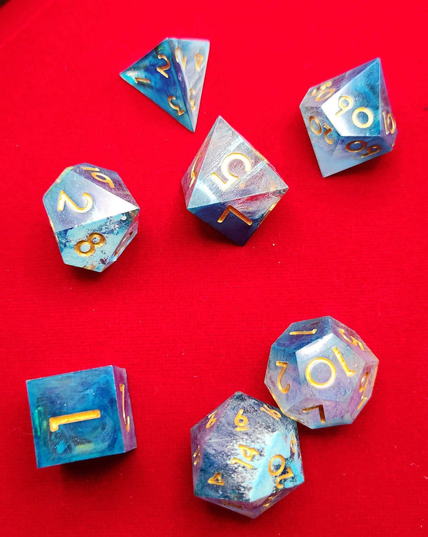 Mizuki's Hoard Crashing Waves Sharp Edge Resin Polyhedral Dice Set